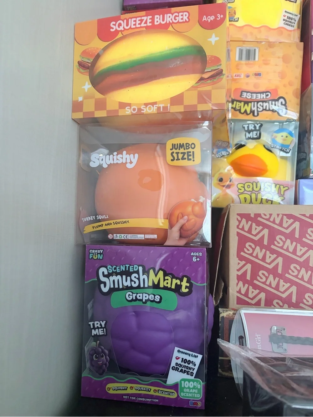 Jumbo squishy : pick one